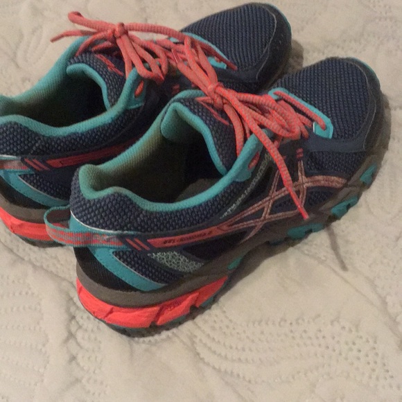 ASICS - Picture 5 of 5